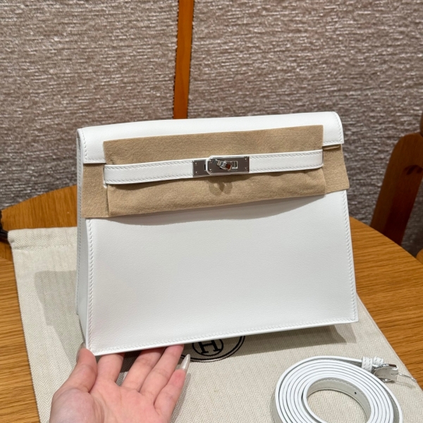 【エルメス HERMES】ケリーダンス スイフト クレ (10) シルバー金具（100％手縫）